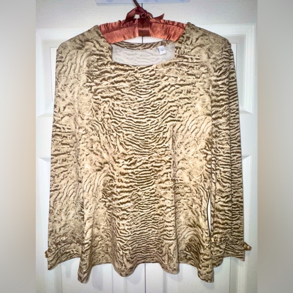Burberry Pale Taupe Astrakhan Print Long-sleeve Brand tag missing. Size SM. EUC